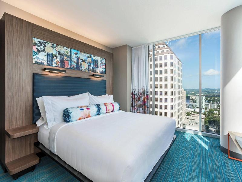 Aloft Austin Downtown image