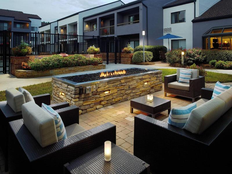 Courtyard Raleigh Midtown image