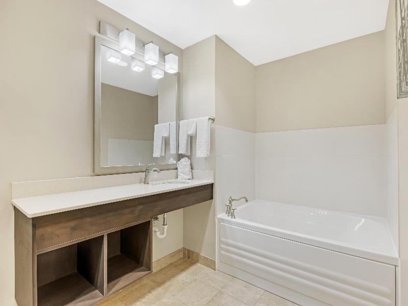 Best Western Plus Centralia Hotel & Suites image