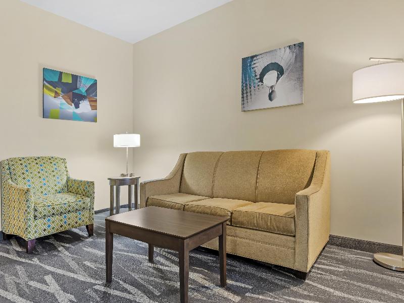 Best Western Plus Centralia Hotel & Suites image 1