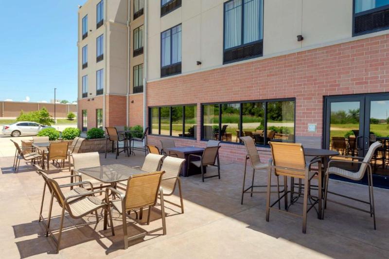 Best Western Plus Centralia Hotel & Suites image