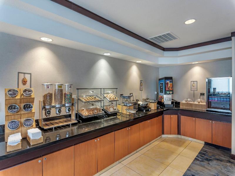 Fairfield Inn & Suites Decatur At Decatur Conferen