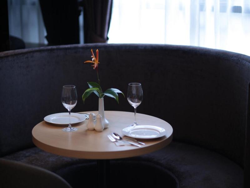 Imperial Riverbank Hotel image