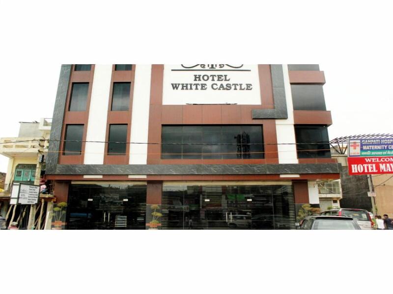 Fabhotel White Castle Sez image