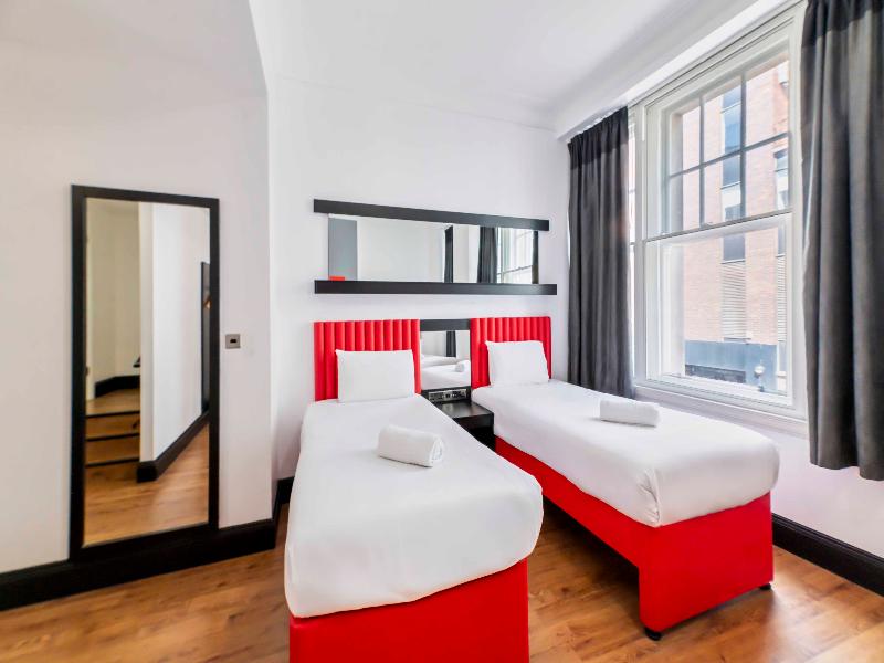 easyHotel Newcastle image