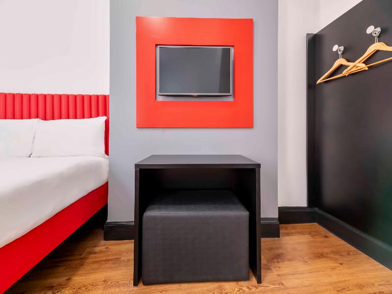 easyHotel Newcastle image