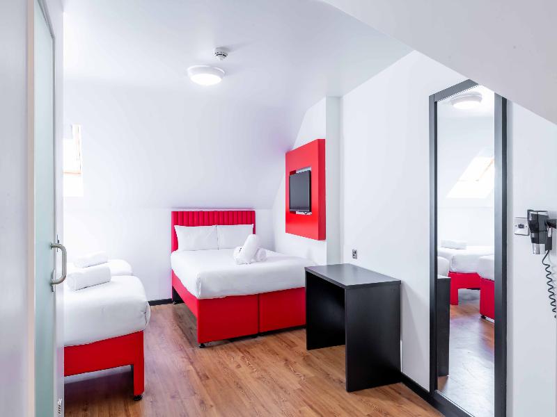 easyHotel Newcastle image