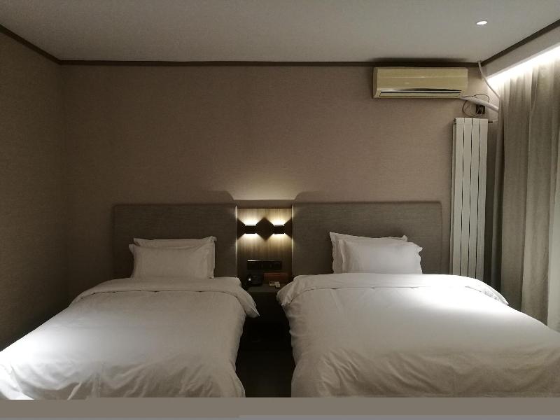 ibis Tianjin Wuqing image