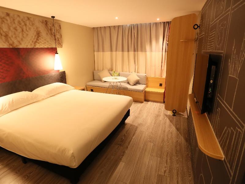 ibis Xuzhou East Huaihai image