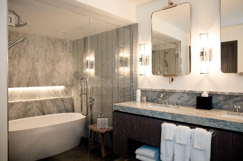 Kimpton RiverPlace Hotel image