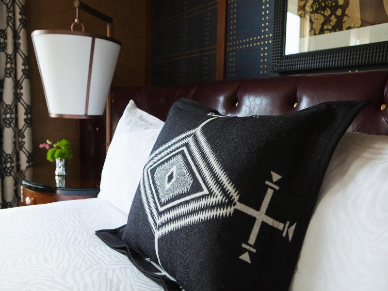 Kimpton RiverPlace Hotel image