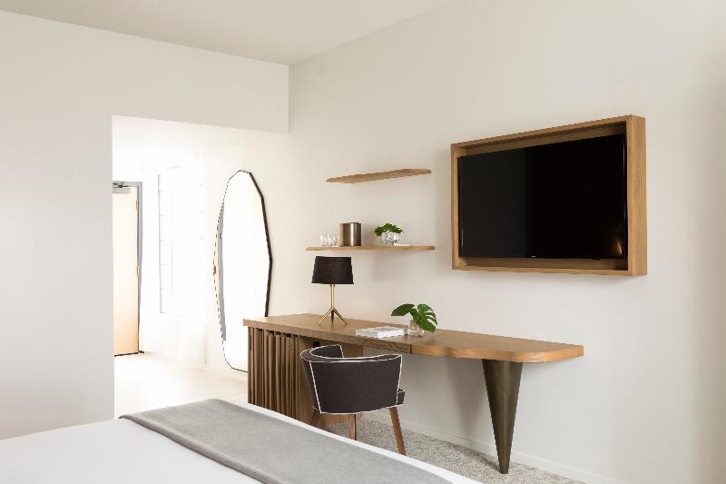 Kimpton La Peer Hotel image