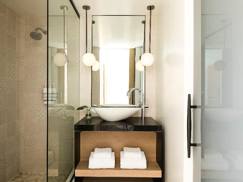 Kimpton La Peer Hotel image