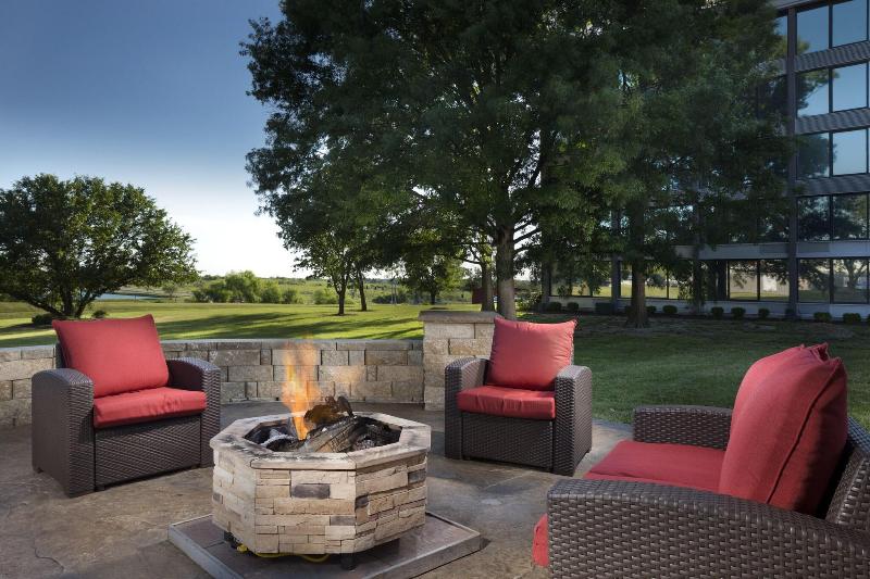 Four Points by Sheraton Kansas City Airport image
