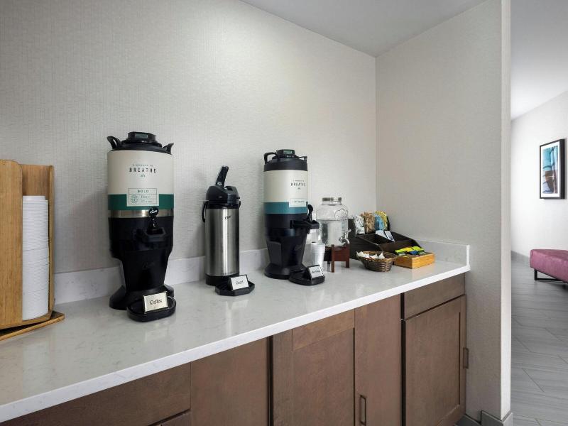Four Points by Sheraton Kansas City Airport