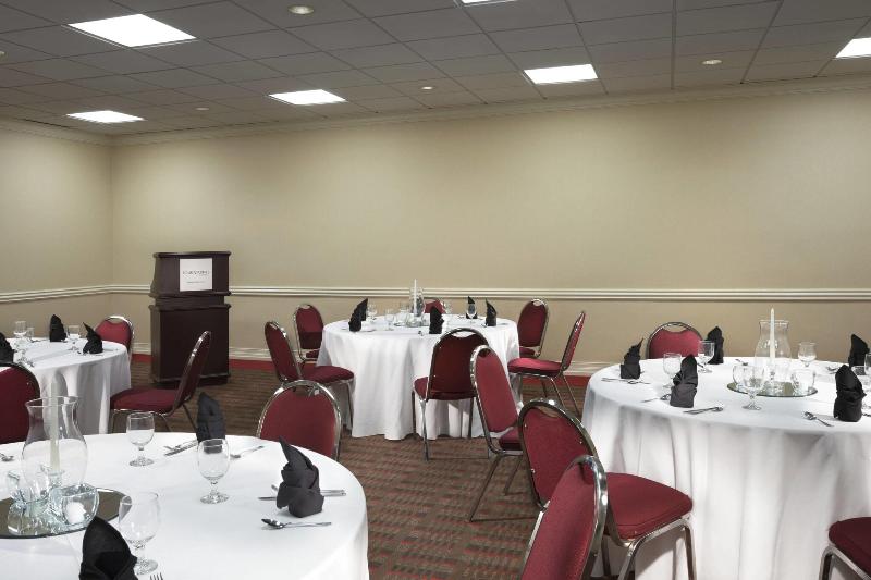 Four Points by Sheraton Kansas City Airport image