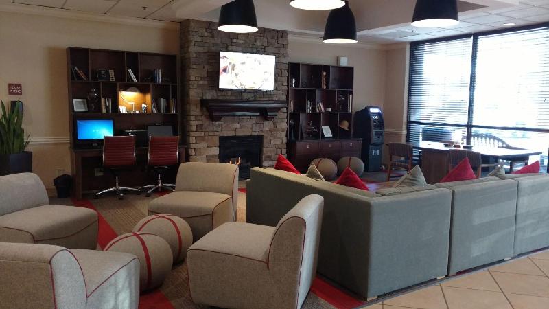 Four Points by Sheraton Kansas City Airport image