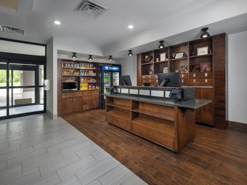 Four Points by Sheraton Kansas City Airport