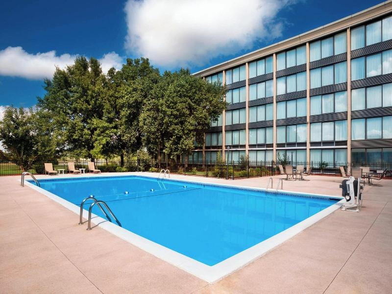 Four Points by Sheraton Kansas City Airport