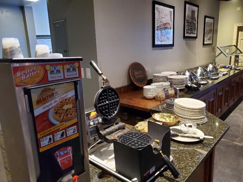 Four Points by Sheraton Kansas City Airport image