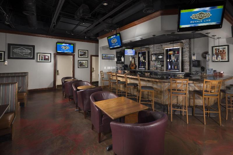 Four Points by Sheraton Kansas City Airport image