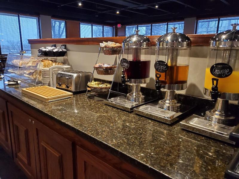 Four Points by Sheraton Kansas City Airport image