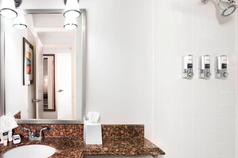 Four Points by Sheraton Kansas City Airport image