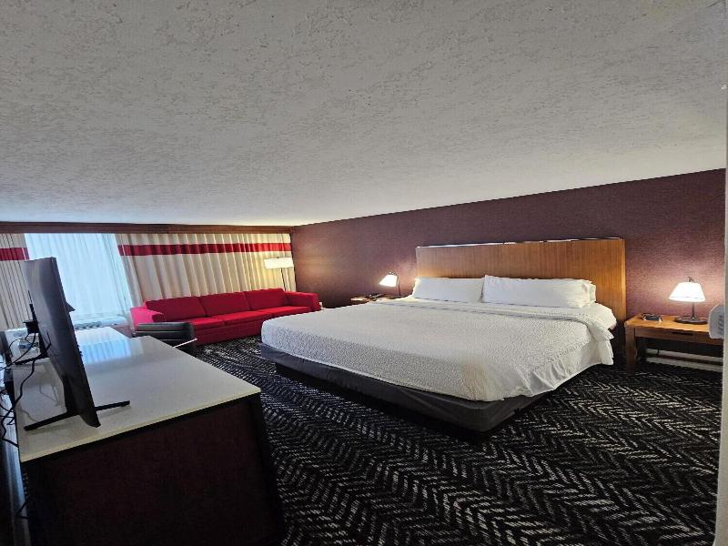 Four Points by Sheraton Kansas City Airport image