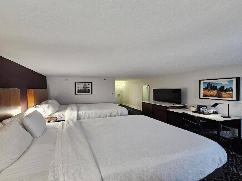 Four Points by Sheraton Kansas City Airport image