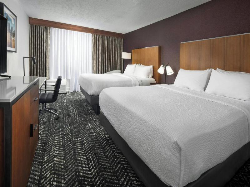 Four Points by Sheraton Kansas City Airport image