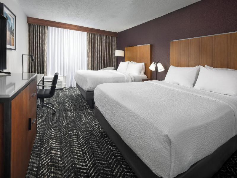 Four Points by Sheraton Kansas City Airport image