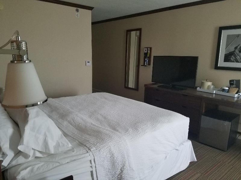 Four Points by Sheraton Kansas City Airport image