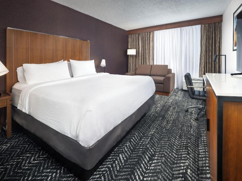 Four Points by Sheraton Kansas City Airport image