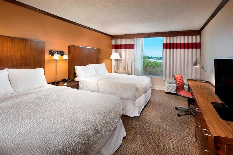 Four Points by Sheraton Kansas City Airport image