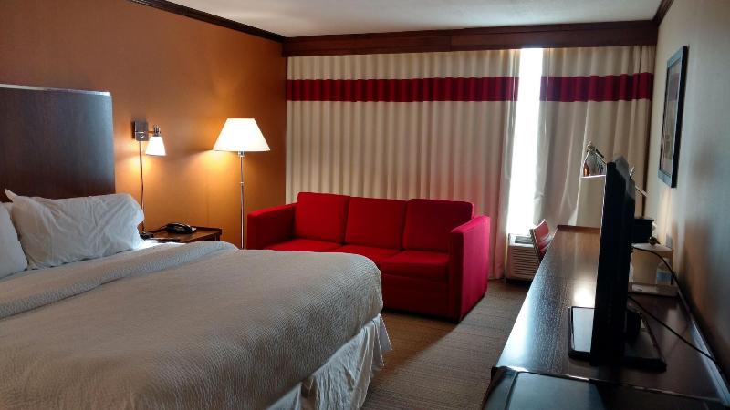 Four Points by Sheraton Kansas City Airport image