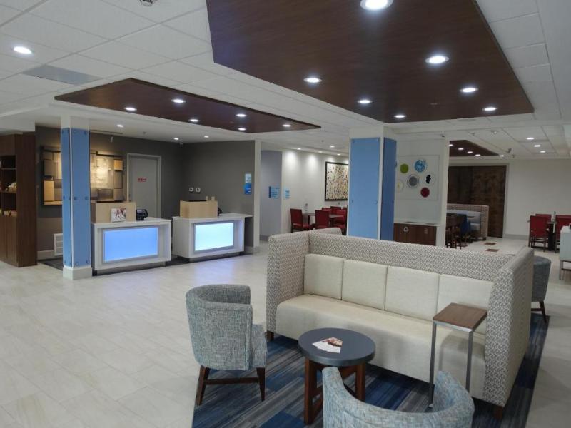 Holiday Inn Express & Suites Brentwood image