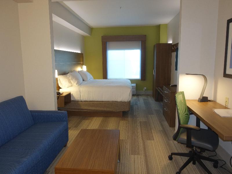 Holiday Inn Express & Suites Brentwood image