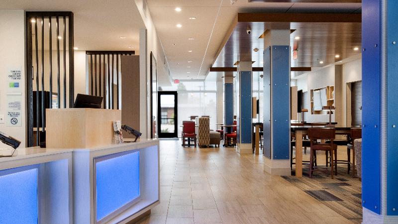 Holiday Inn Express & Suites Racine By IHG image