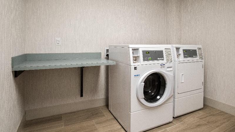Holiday Inn Express & Suites Racine By IHG image