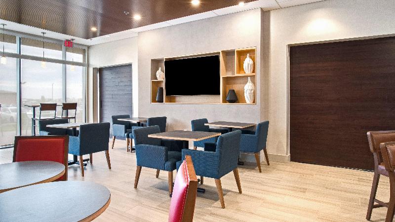 Holiday Inn Express & Suites Racine By IHG image