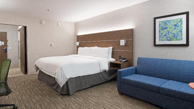Holiday Inn Express & Suites Racine By IHG image