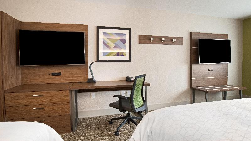 Holiday Inn Express & Suites Racine By IHG image