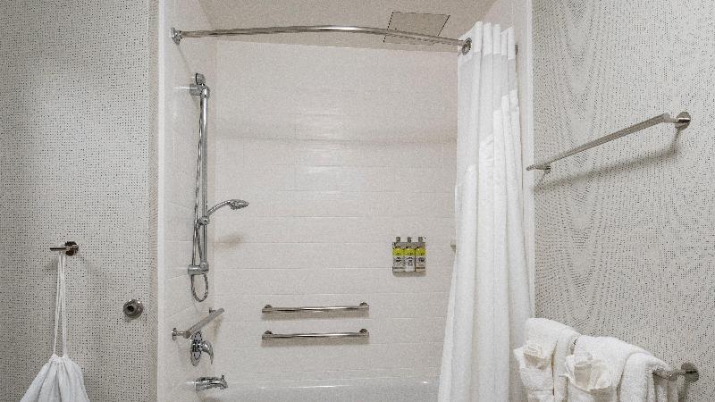 Holiday Inn Express & Suites Racine By IHG image