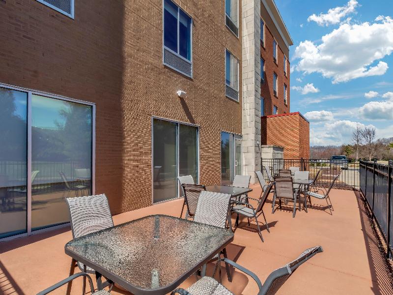 Holiday Inn Express Spring Hill By IHG image
