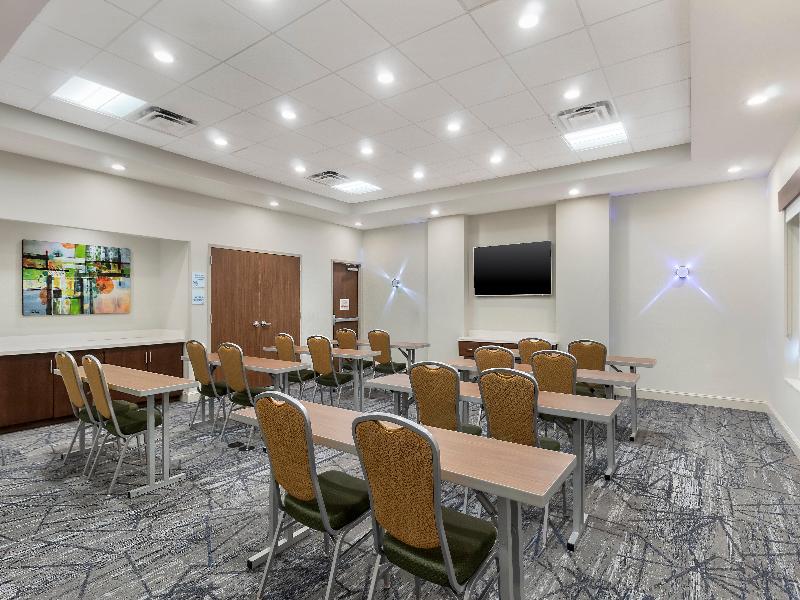 Holiday Inn Express Spring Hill By IHG image