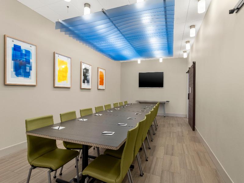 Holiday Inn Express Spring Hill By IHG image