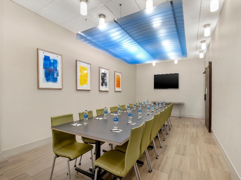 Holiday Inn Express Spring Hill By IHG image