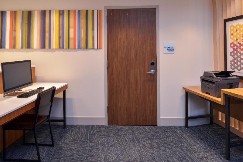 Holiday Inn Express Spring Hill By IHG image