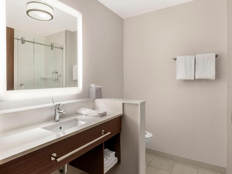 Holiday Inn Express Spring Hill By IHG image
