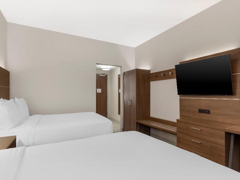 Holiday Inn Express Spring Hill By IHG image